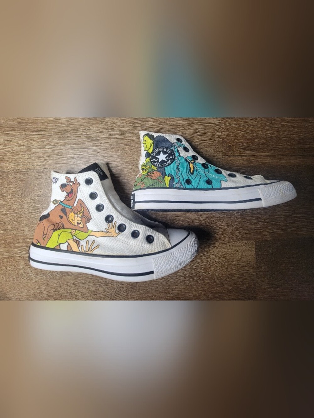 Scooby-Doo X Converse 'The Gang And Villians' Mens Size 3, Womens Size 5